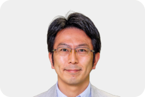 三友秀之 客座副教授 Hideyuki Mitomo